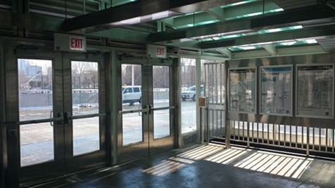 Front Peoria CTA station entrance